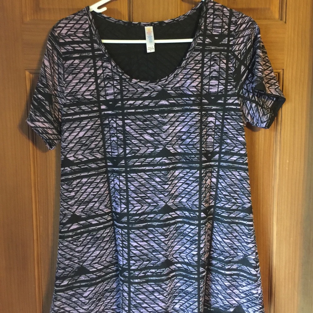 Lularoe medium classic t